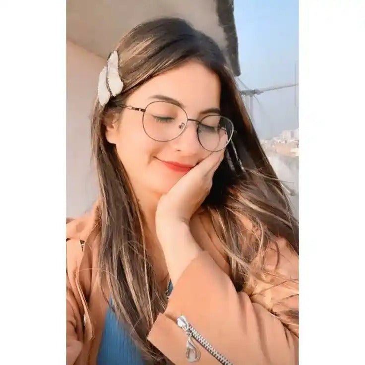 <em><strong>Camila Honores</strong></em>